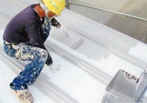 屋根　液型エポキシ樹脂塗料　錆び止め　塗装作業中（2回目）